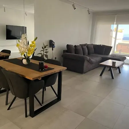 De Lujo Con Piscina Y Vistas Al Mar Сasa de vacaciones *